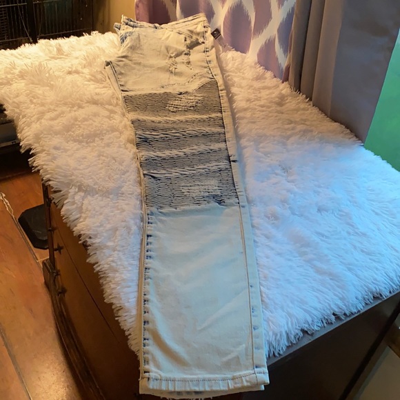 CJ Black Premium Distressed Jeans - Picture 1 of 8